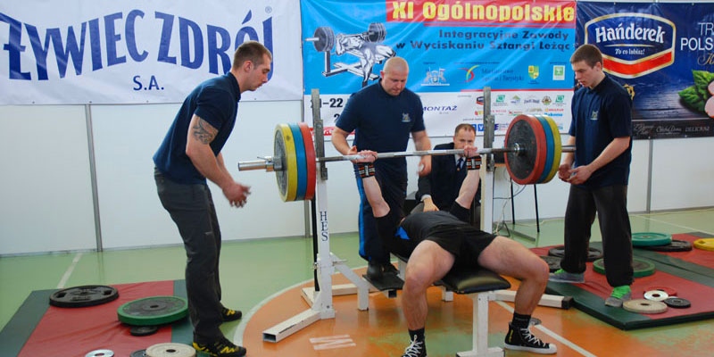 foto:XII Ogólnopolskie Integracyjne Zawody w Wyciskaniu Sztangi Leżąc 2015