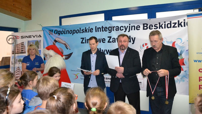 foto:III Ogólnopolskie Integracyjne Beskidzkie Zimowe Zawody w Pływaniu zakończone